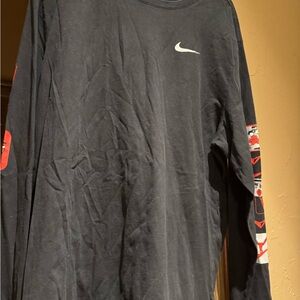Nike Men's Black Long Sleeve graphic Shirt